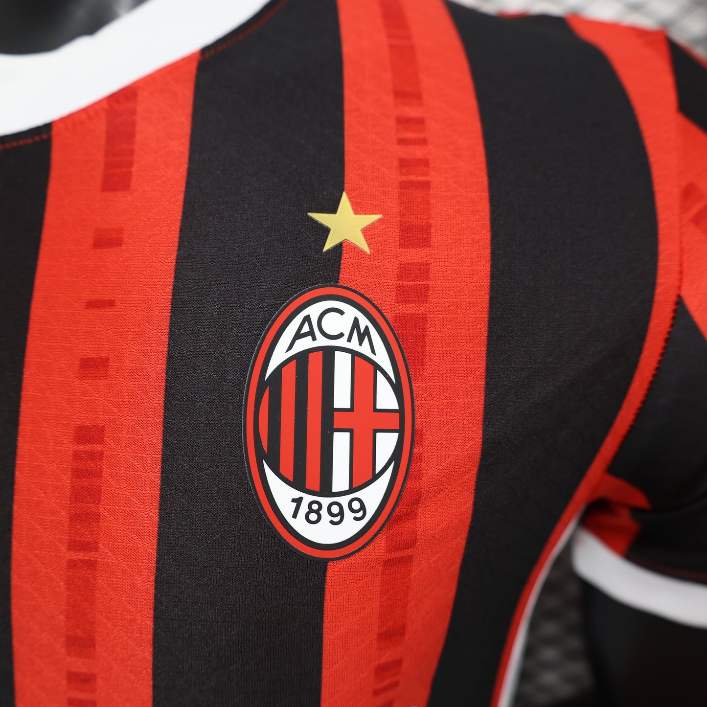 CAMISETA MILAN I 25/26 HOMBRE (VERSIÓN JUGADOR)