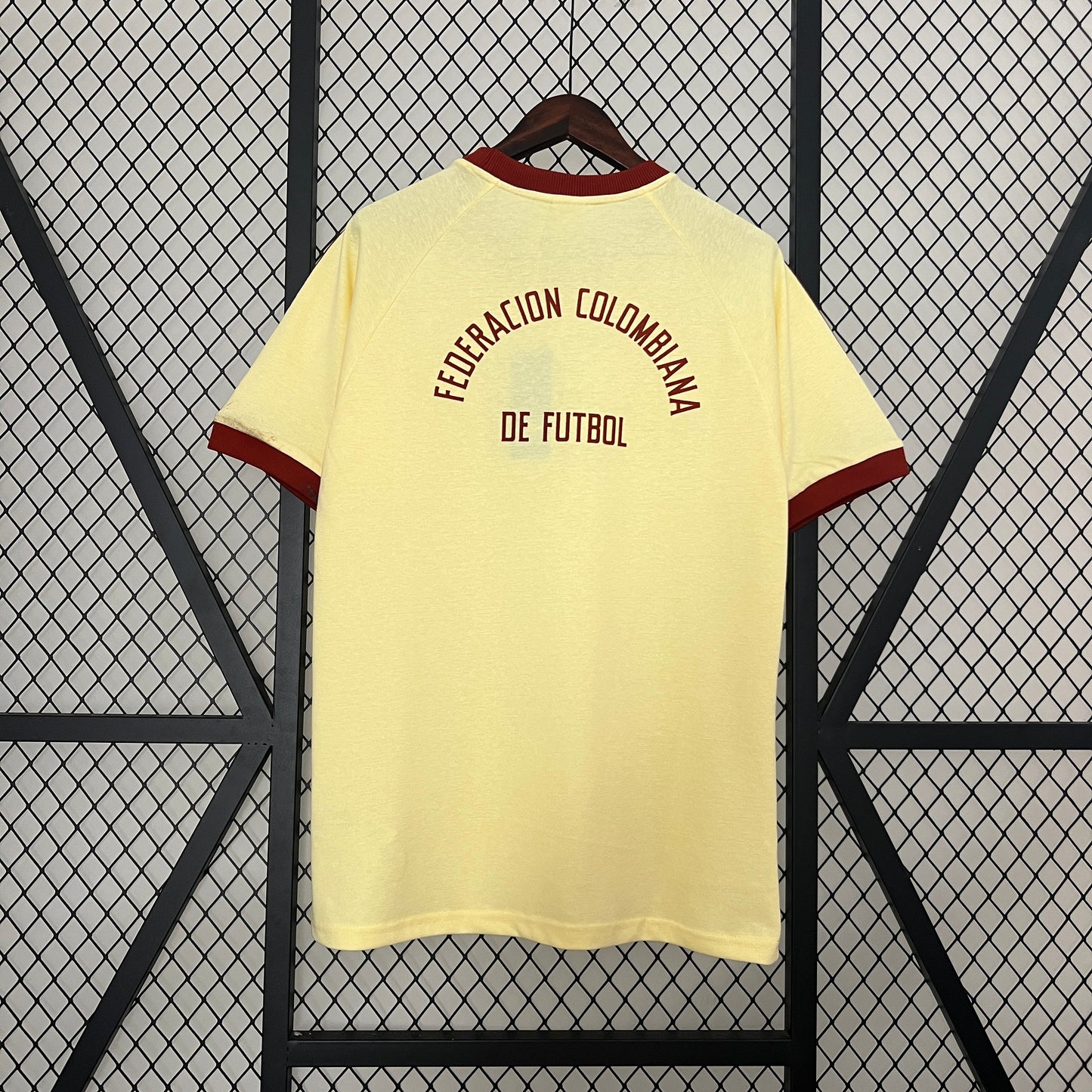 CAMISETA COLOMBIA BEIGE RETRO