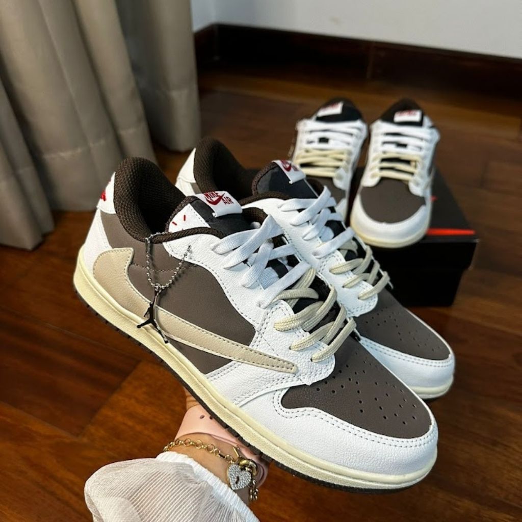 NK Air Jordan 1 Low x Travis Scott "Reverse Mocha"