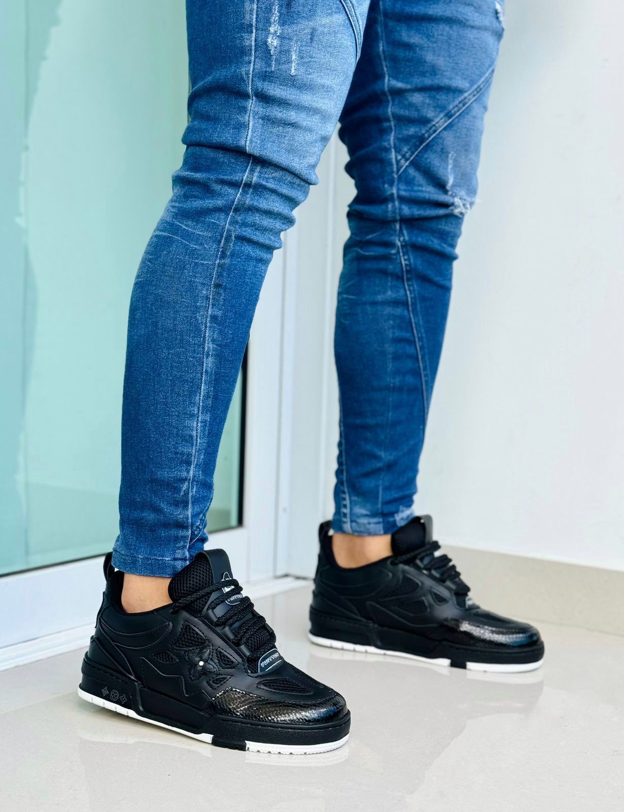 Deportivo Louis Vuitton: Diseño Innovador y Confort Premium