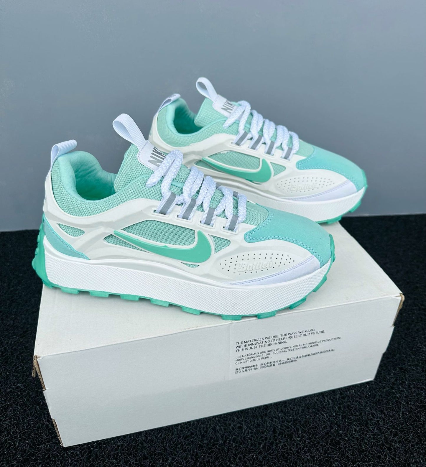 NIKE BAILLELI