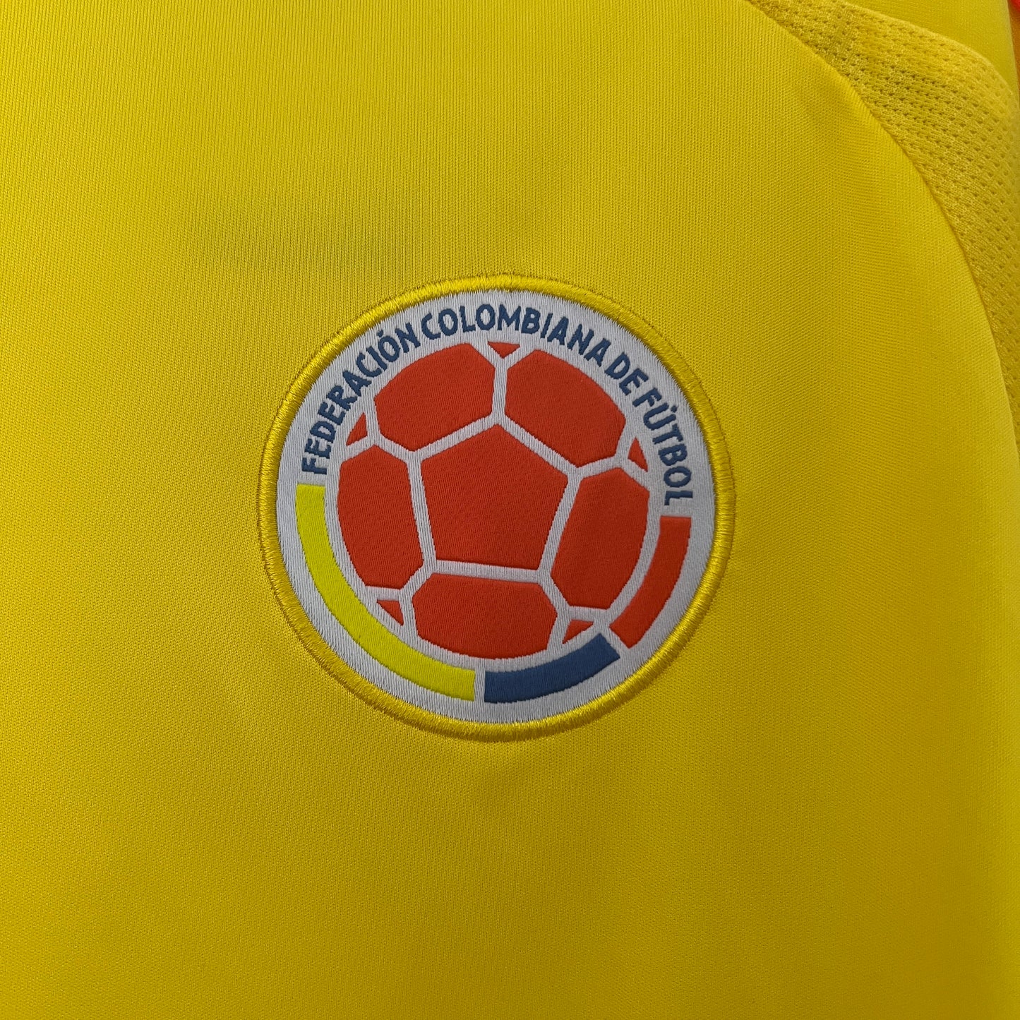 CAMISETA COLOMBIA AMARILLA EN CAJA