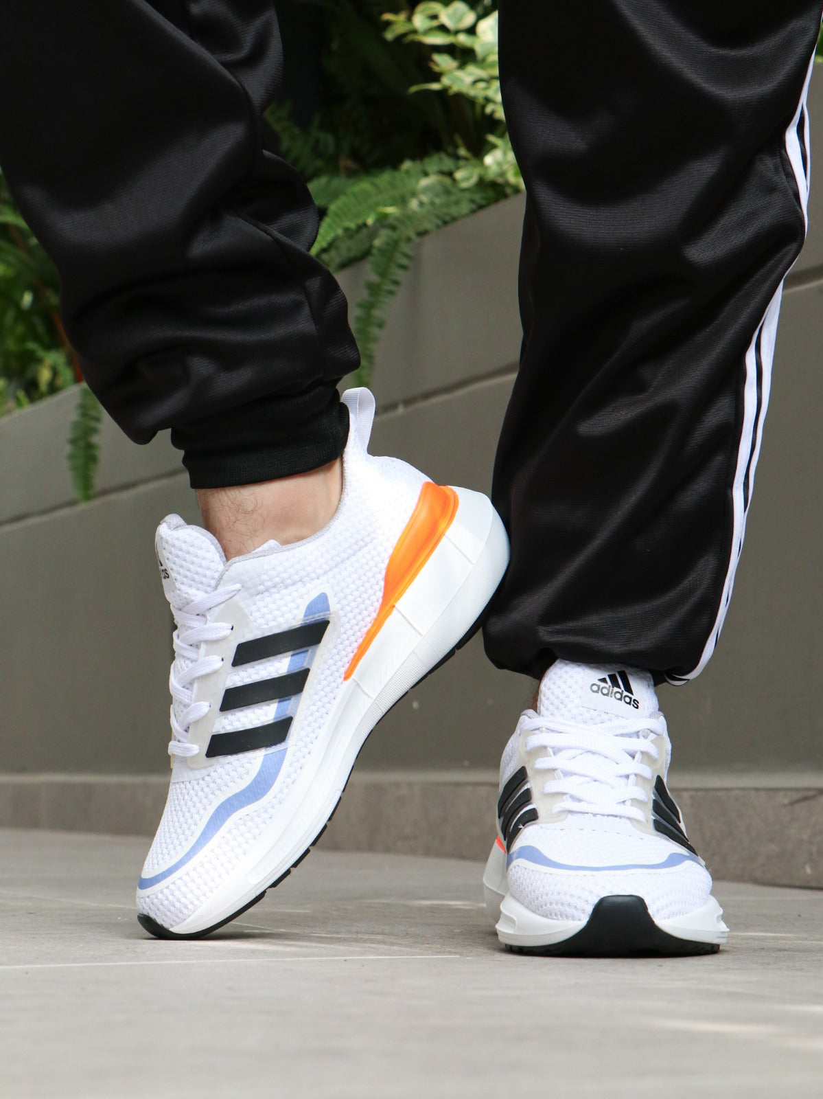 ADIDAS ULTRABOOST 719 - Unisex