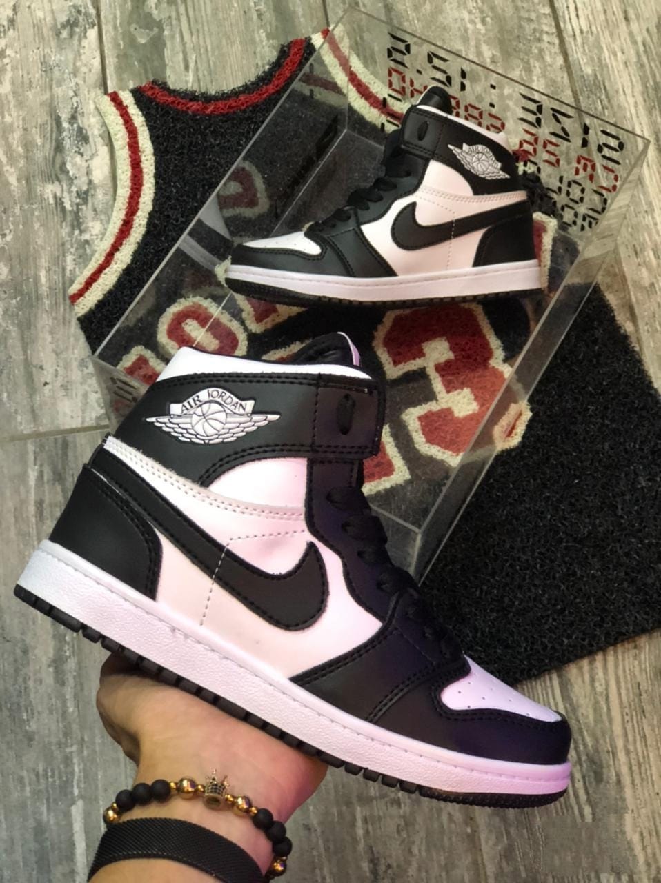 Nike Air Jordan 1 MID - Unisex