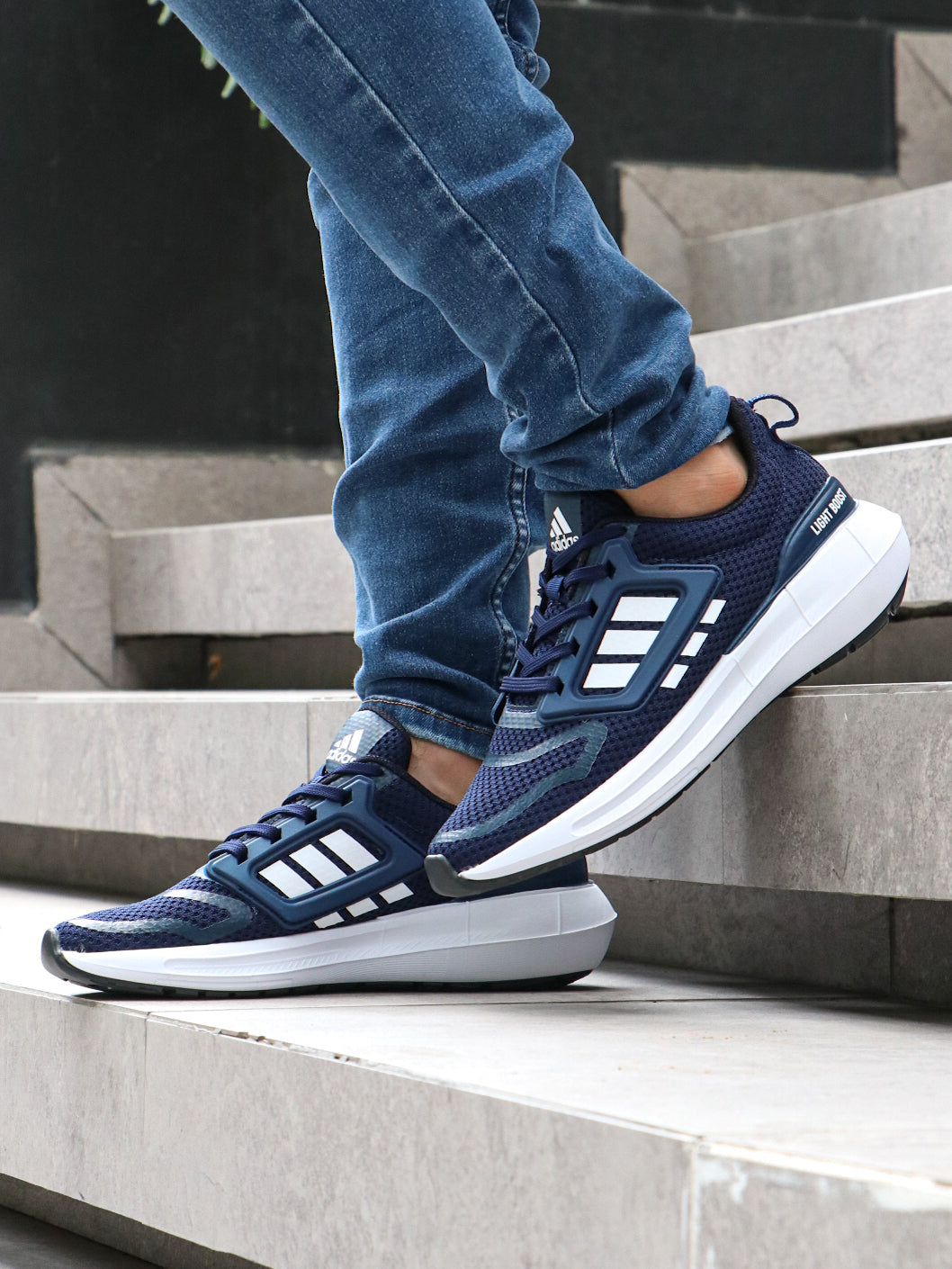ADIDAS LIGHT BOOST - UNISEX