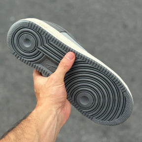 NK Air Force One Cinza