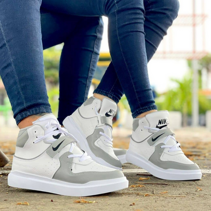 NIKE MID CIERRE