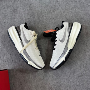 NK Zoom X Invincible Run 3 - Branco