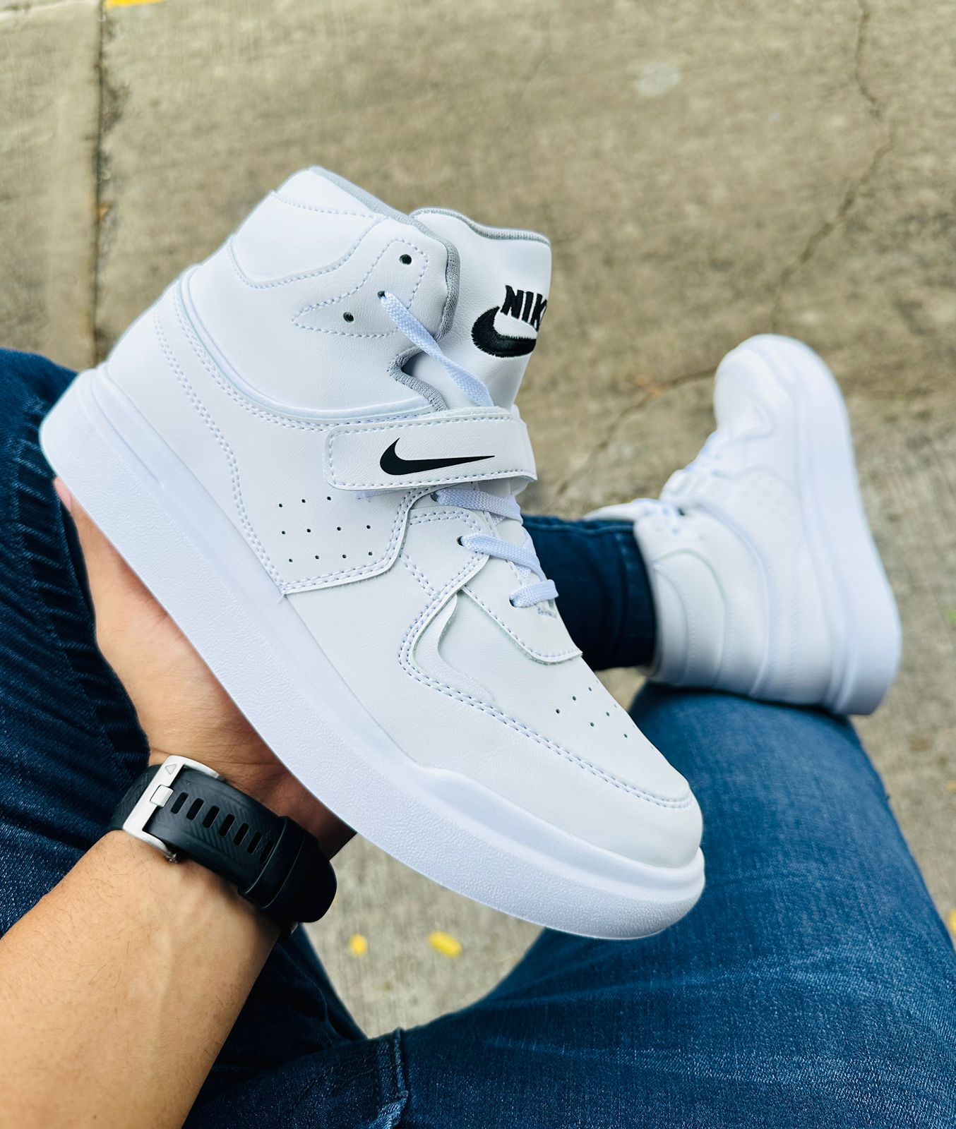 NIKE MID CIERRE