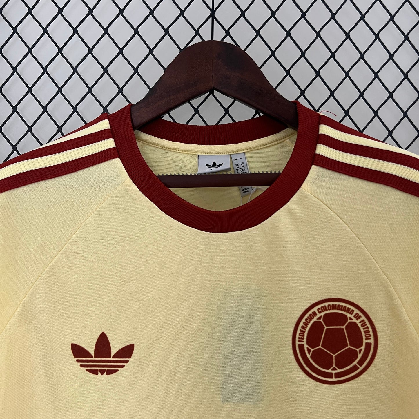 CAMISETA COLOMBIA BEIGE RETRO