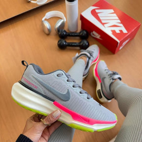 NK Zoom X Invincible Run 3 - Cinza/Rosa