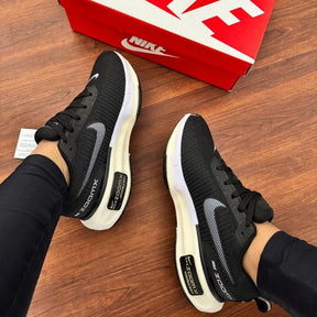 NK ZOOMX INVICIBLE RUN 2 "Preto"