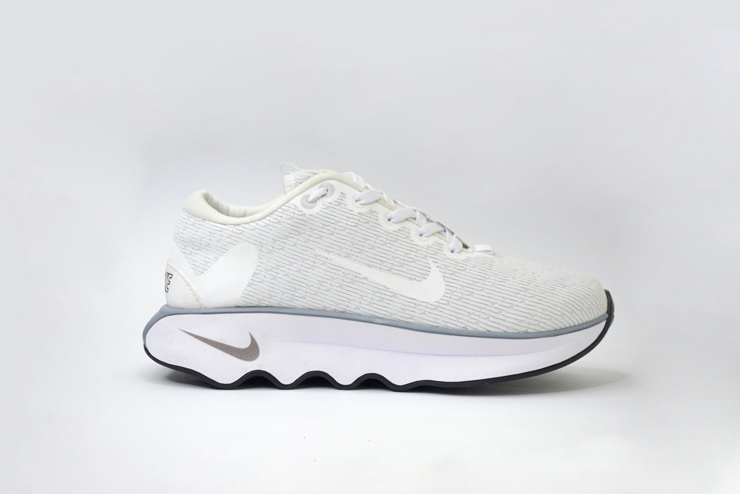 NIKE MOTIVA - COLECCION PREMIUM + CAJA