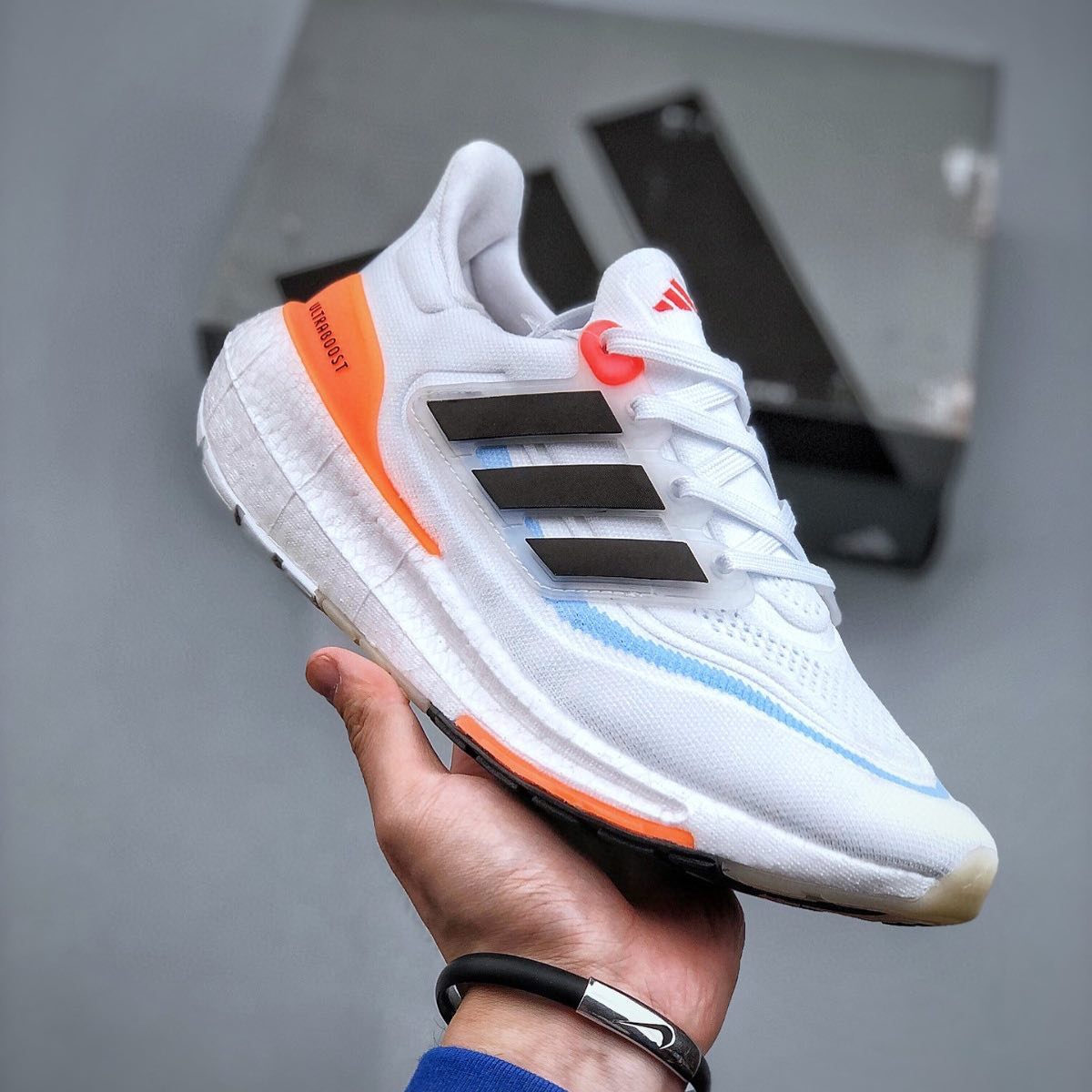 ADIDAS ULTRABOOST 719 - Unisex