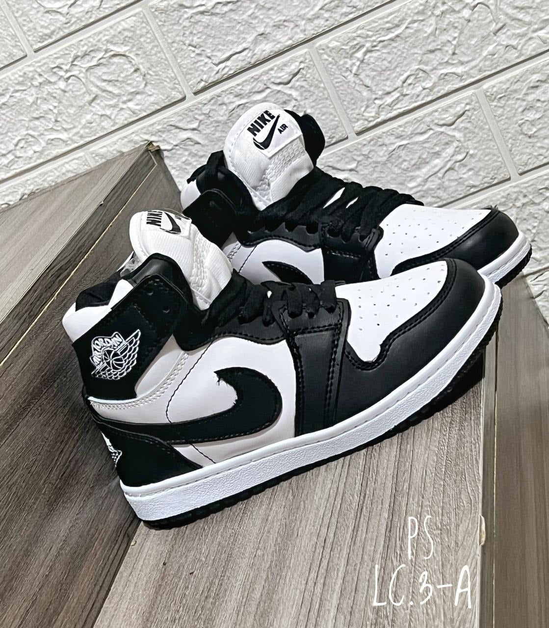 NIKE AIR JORDAN 1 MID CHAROL