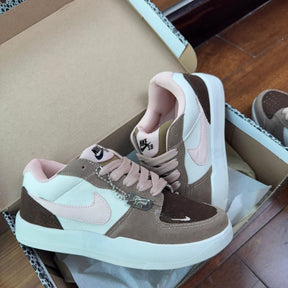 NK Modelo Dunk Low Pro "Rosa/Marrom"