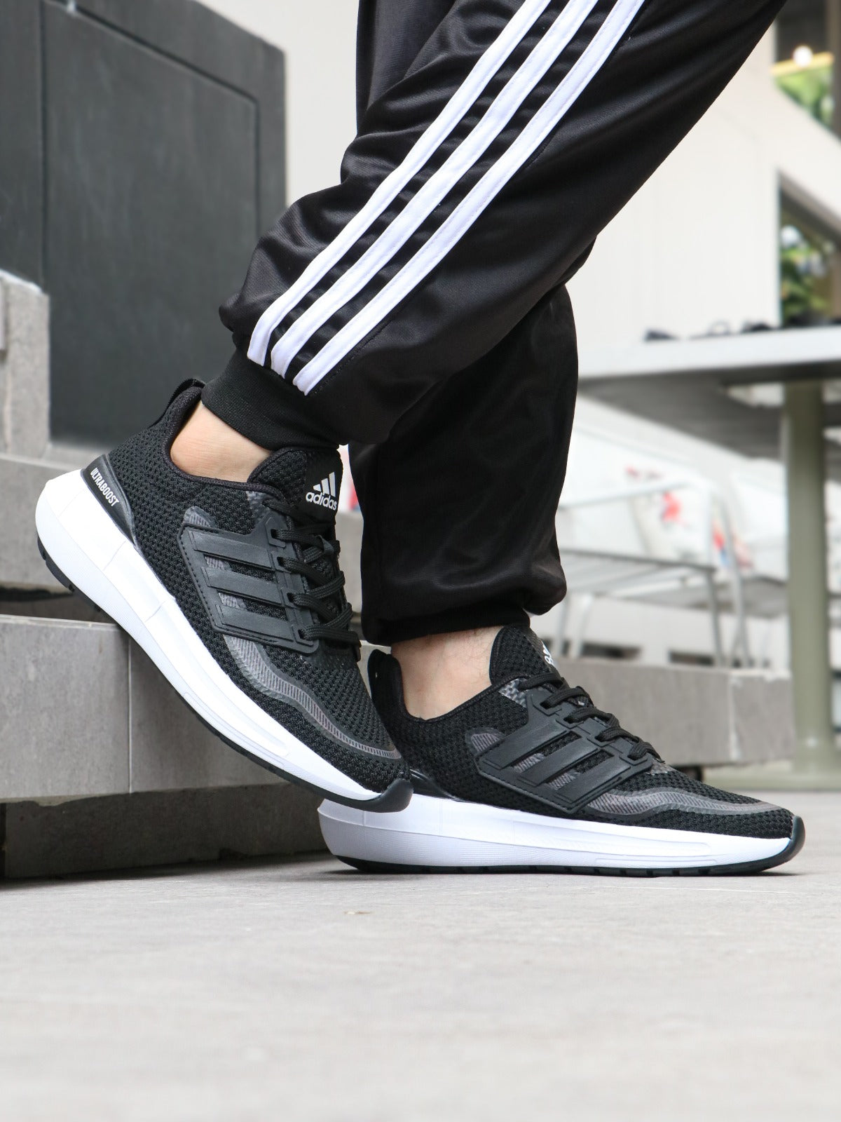 ADIDAS ULTRABOOST 719 - Unisex