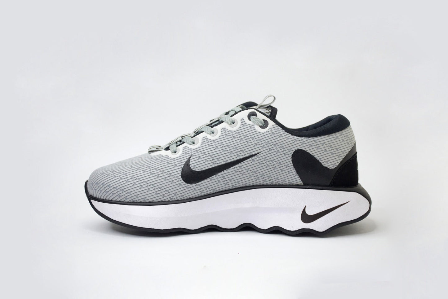 NIKE MOTIVA - COLECCION PREMIUM + CAJA