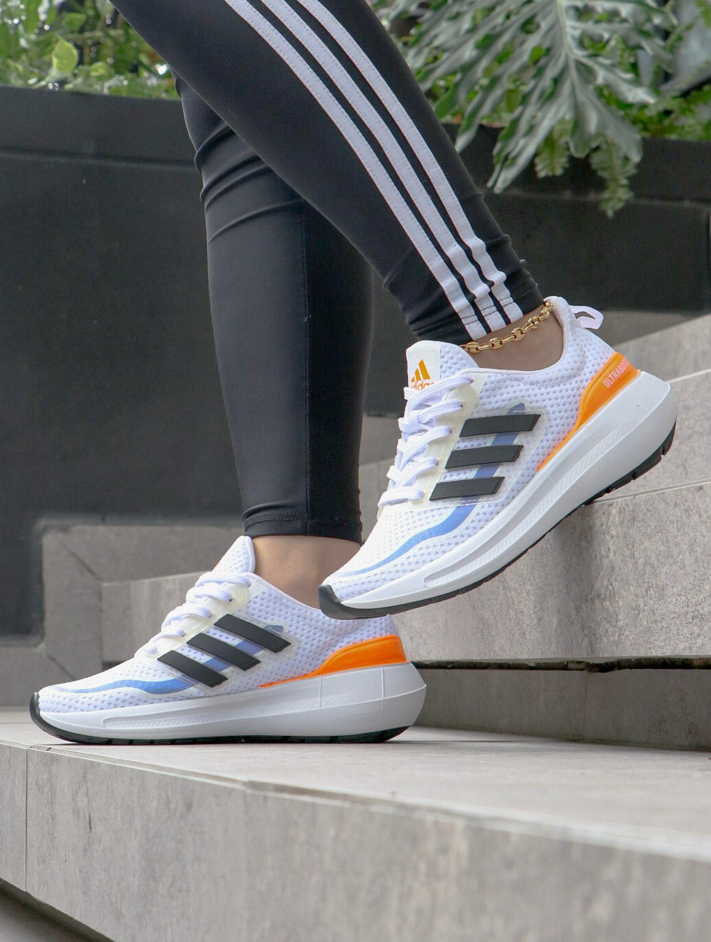 ADIDAS ULTRABOOST 719 - Unisex