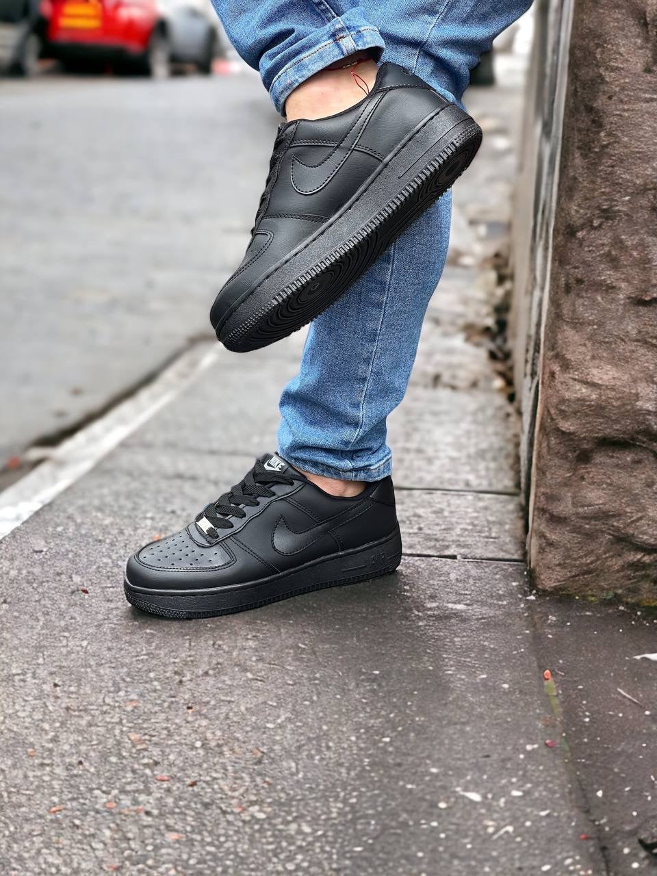 NIKE AIR FORCE ONE NEGRO - UNISEX