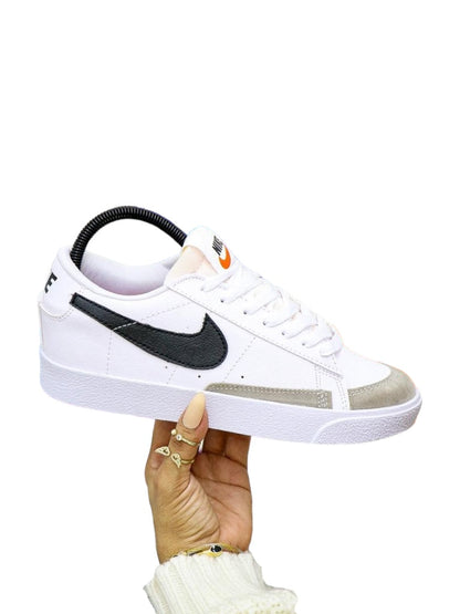 NIKE BLAZER LOW '77 VINTAGE - Unisex