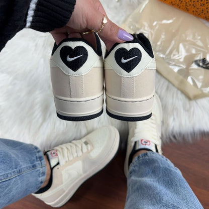 NK Air Force 1 Low Valentine's Day 'Preto'