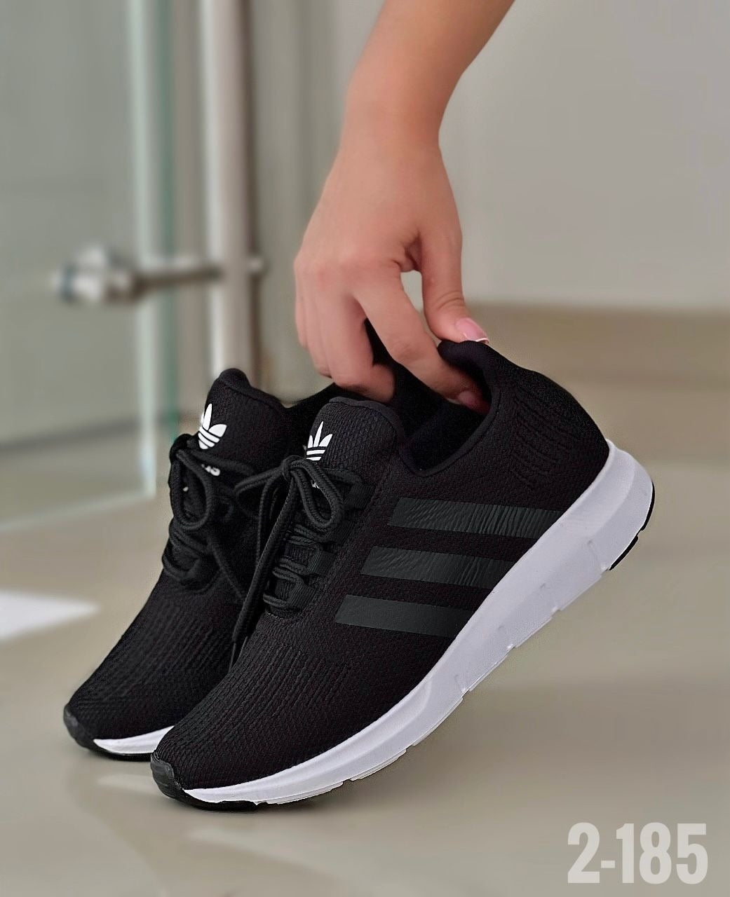 ADIDAS SWIFT RUN - UNISEX