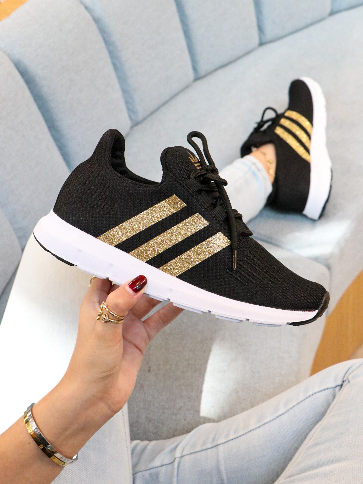 ADIDAS SWIFT RUN - UNISEX