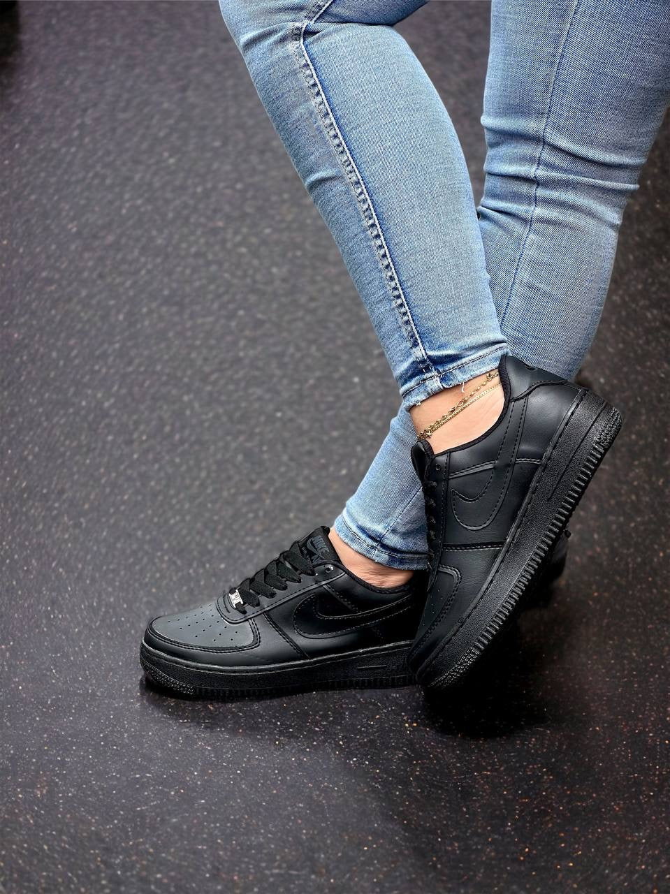 NIKE AIR FORCE ONE NEGRO - UNISEX
