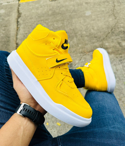 NIKE MID CIERRE