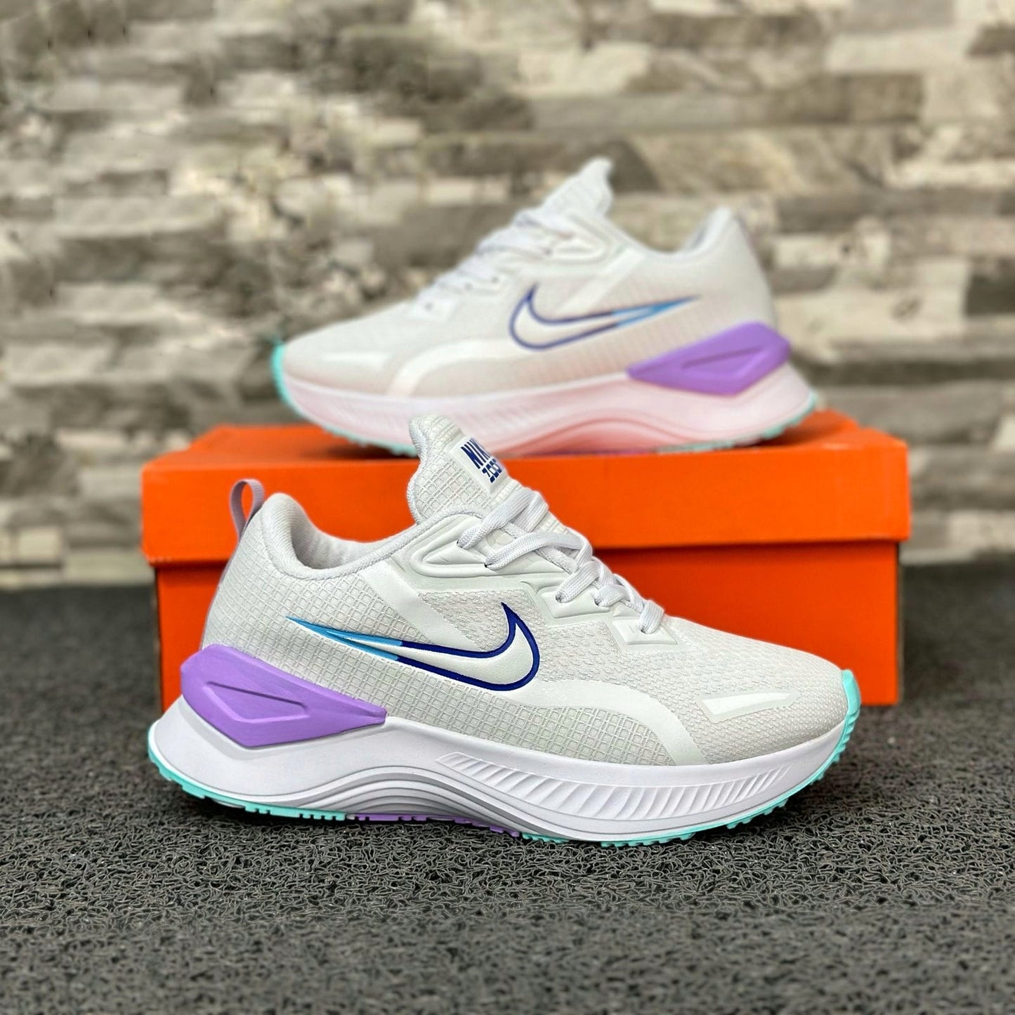 NIKE ZOOM DAMA