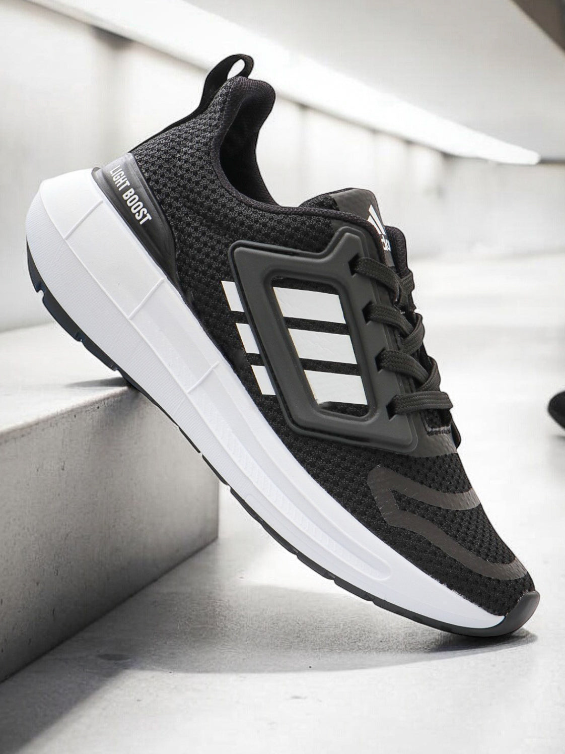 ADIDAS LIGHT BOOST - UNISEX