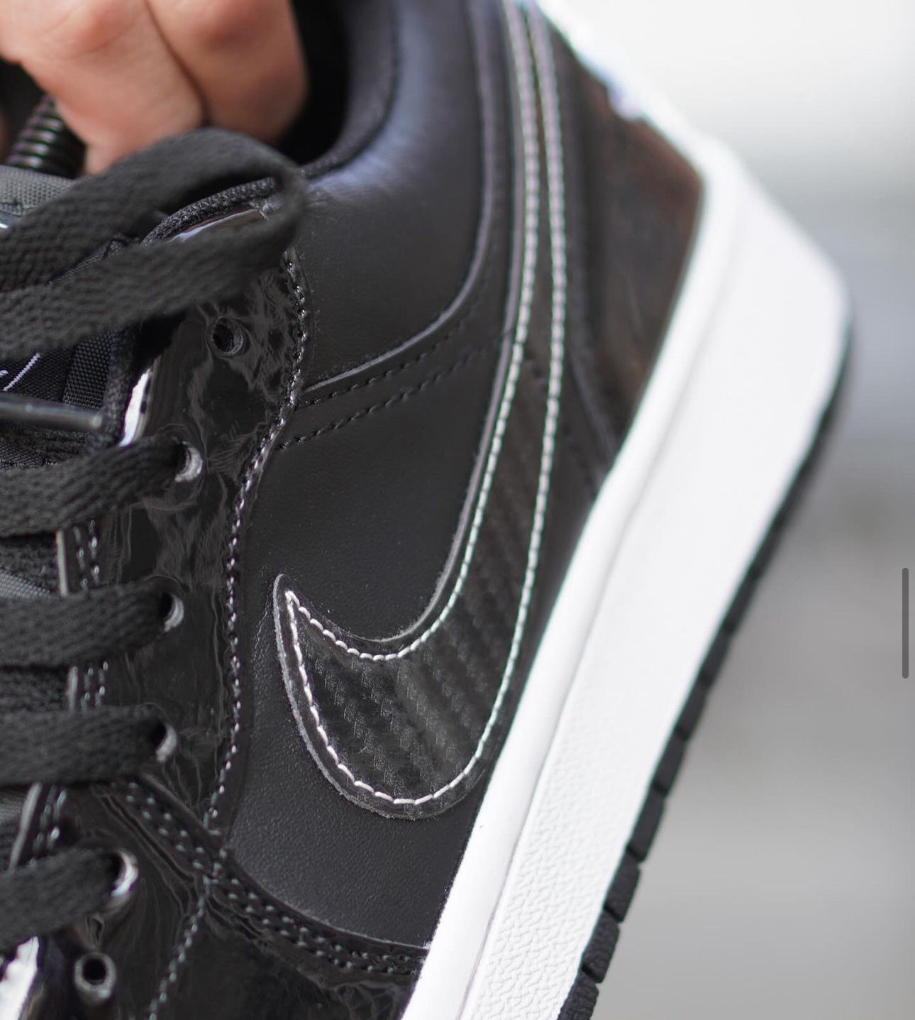 NIKE SB PARIS LOW