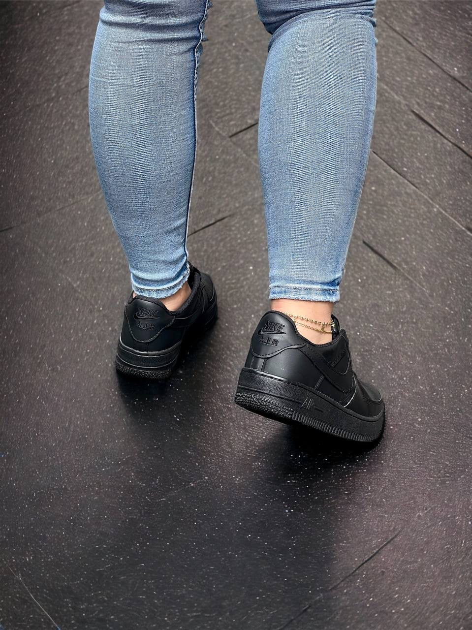 NIKE AIR FORCE ONE NEGRO - UNISEX