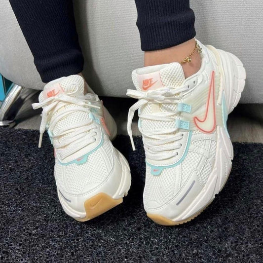 Nike V2k Run Blanco Naranja Dama