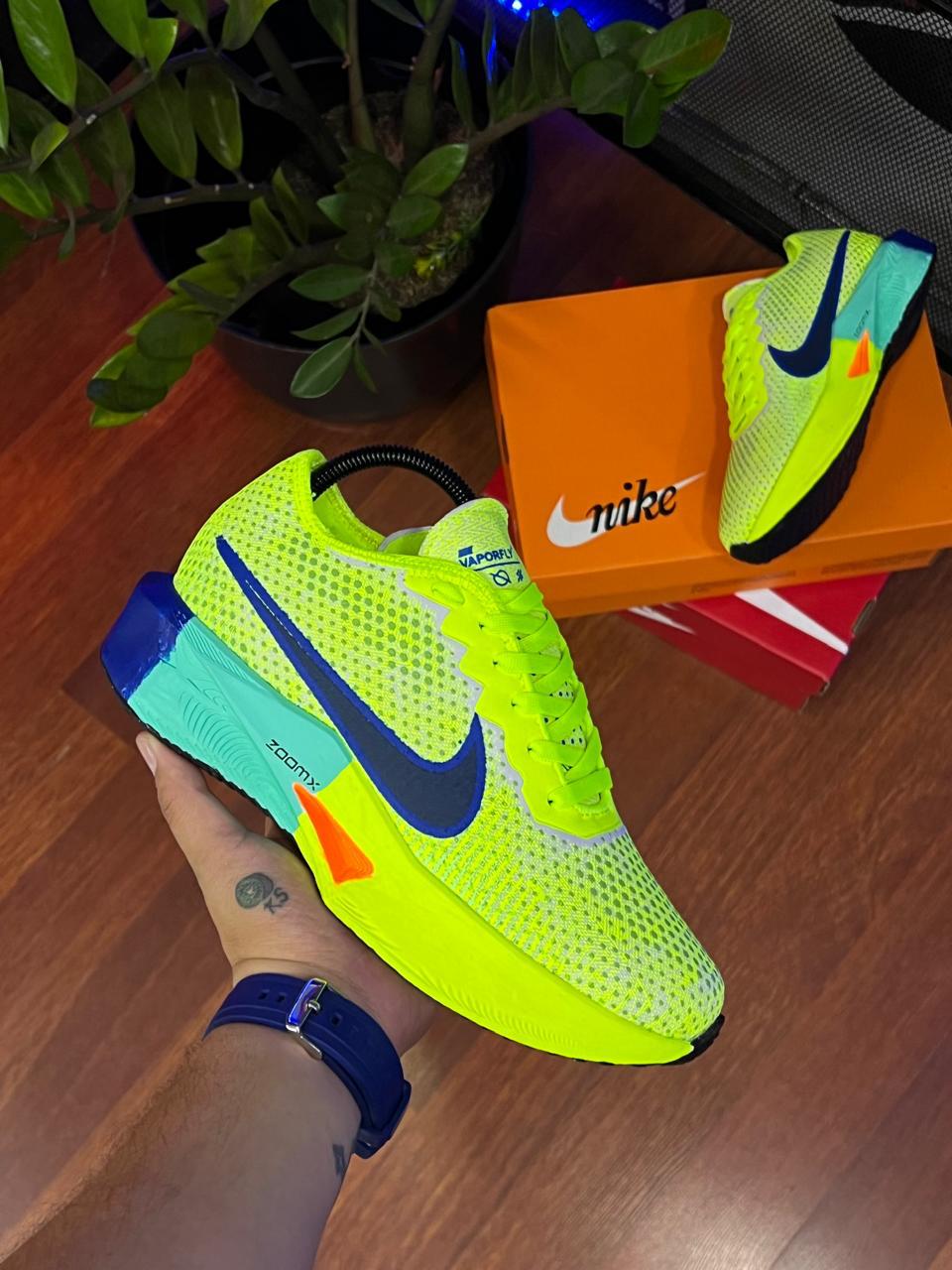 NIKE VAPORFLY 3 + CAJA