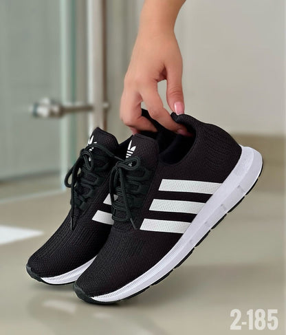 ADIDAS SWIFT RUN - UNISEX