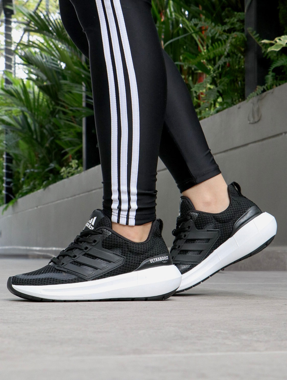 ADIDAS ULTRABOOST 719 - Unisex