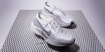 NIKE VAPORFLY 3 + CAJA
